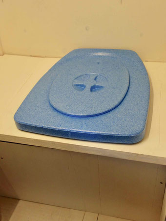 Trockentrenntoilette mit Trenneinsatz