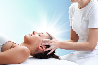 energiearbeit-reiki-aura-chakra-balance-lichträder-handauflegen-meridiane-organe-drüsen-prana-clearing-gehirnhälften-synchronisation-quantenheilung-energetisches-wirbelrichten-alternativ-unterstützung-prozessbegleitung