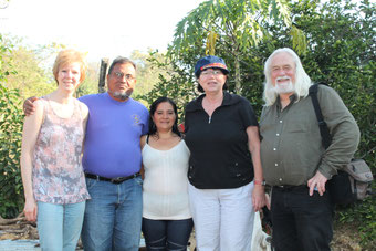 Familie Henriquez mit der dithmarscher Delegation   Foto: Böhm