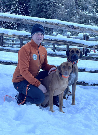 Thomas mit Rhodesian Ridgeback Bayoola und Cuma