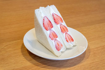 至急! 苺サンドを