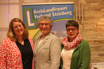 Johanna Schade, Annemarie Rohde und Maren Piening führen den Kreisvorstand der Landfrauen an