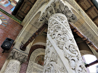 Säulenkunst im Brancoveanu-Stil in Sinaia, Rumänien