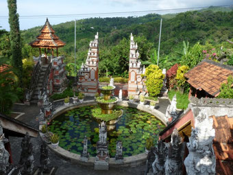 Brahma Vihara Arama, a beautiful Buddhist monastery in the hills of Lovina