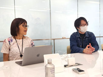 お話をお聞きした三井京子さん（左）と四方祐吉さん（右）
