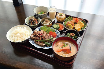 昼食イメージ