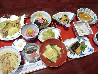 昼食イメージ