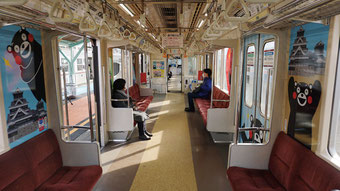 くまモンラッピング列車（熊本電鉄）車内