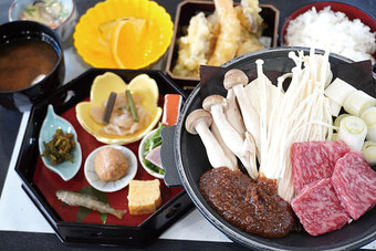 昼食イメージ