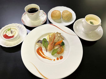 昼食イメージ