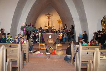 "Der Weihnatsstern zeigt uns den Weg" - Motto des Adventsgottesdienstes -