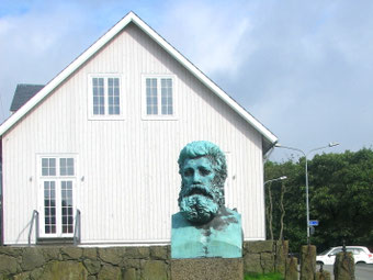 Das Parlamentsgebäude - Ziel des Festtagsumzugs.