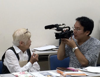 ☆インタビューを受けておられるのは奈良大学の通信教育を学ばれているB様。「古文書学講座」だそうです。すばらしい。80ウン歳 万歳!