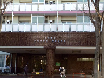 ☆東京都住宅供給公社の団地内の建物の1階に津田公民館と図書館が併存。