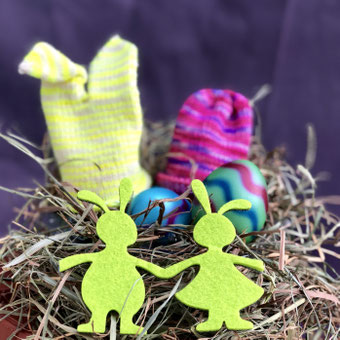 Oster-Eierwärmer maschinengestrickt, Anleitung Eierwärmer Strickmaschine, Osternest, Osterrabatt