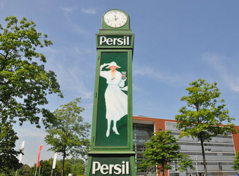 Persil-Uhr am Standort in Düsseldorf © 2018 Henkel AG & Co. KGaA.