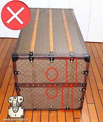 Louis Vuitton make-up under trunk attentions scam