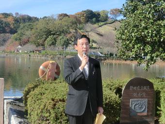 爽やかな秋空の蓮華寺公園で訴えました