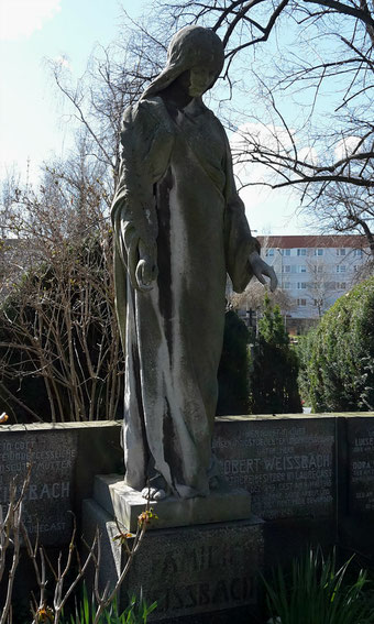 Engel mit Palmzweig Leubener Friedhof Bild: Susann Wuschko