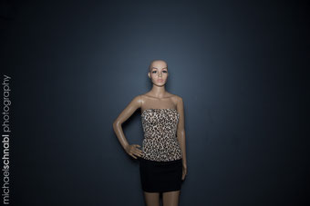 Light Shooter auf Kamera mit Beauty-Dish und 24mm Brennweite