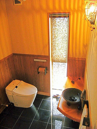 大工と造る家「山千造建」（岐阜県美濃加茂市）造作家具 手洗い空間・トイレ