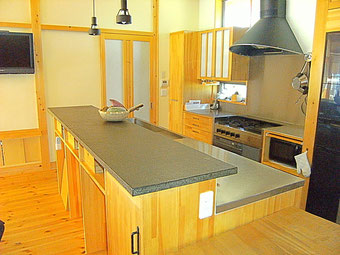 大工と造る家「山千造建」（岐阜県美濃加茂市）造作家具 キッチン周辺