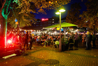 Cat Musik auf dem Kolpingplatz vor dem El Dorando, Foto: Antonia Richter