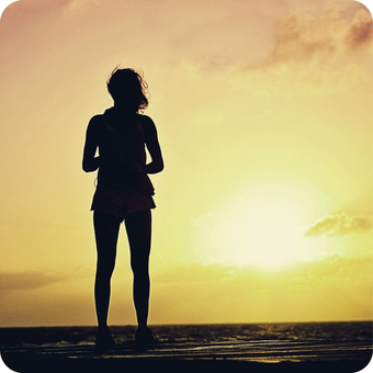 Cycle le féminin sauvage femme debout cercle de femmes neuchâtel