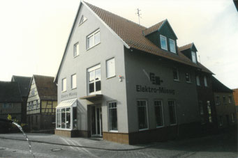 Das erste Geschäftsgebäude von Elan