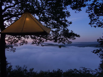 Übernachtung im Baum, Baumcamping, Baum Camping, Portaledge, skurrile Übernachtung, außergewöhnliche Übernachtung, Abenteuer, Cloef, Mettlach, Saarschleife, Saarland, Hängezelt