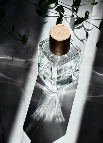 アンティークとクリスタルガラスの香水