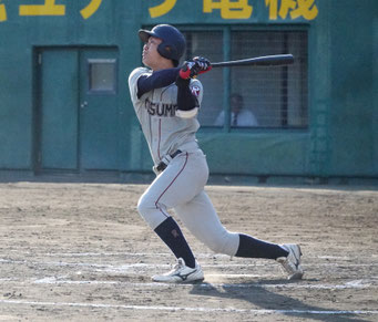 6回に左越え本塁打を放った安井