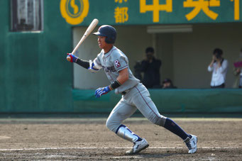 5回にタイムリーを放った三宅(産社3)
