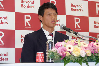 楽天の交渉権が確定し、記者会見に臨む