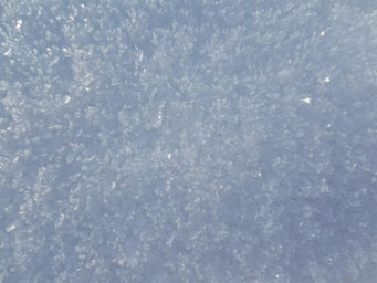 Glitzerschnee, Kraftquelle