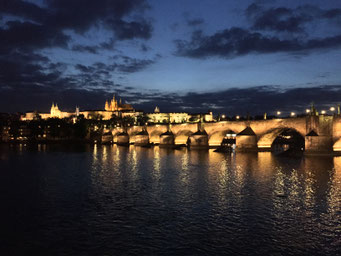 Karlsbrücke, Prag, Abend