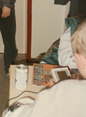 Ein Gameboy und eine SEGA-Zeitschrift auf einem Bild. Ob das gut geht?