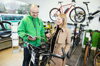 Wissenswertes für den Kauf eines Falt oder Kompakt e-Bikes erfahren Sie auch in einem unserer e-BIke Shops