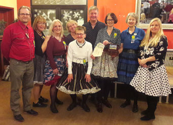Andreas, Roswitha, Annette, Martina, Rita (vorne), Caller Wolfgang Haehnel, Hanna, Ulla und Dunja