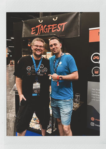 Das Titelbild zu Männerquatsch Podcast Folge 196 (Gamescom 2025 - Rückblick) zeigt Björn und Manuel auf der Gamescom 2025.