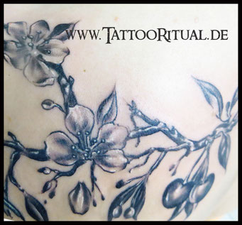 Asiatisches Tattoo Rostock, Tattoo Rostock, Tattoo Kirschblüten, Tattoostudio Rostock, bestes Tattoostudio Rostock, TattooRitual