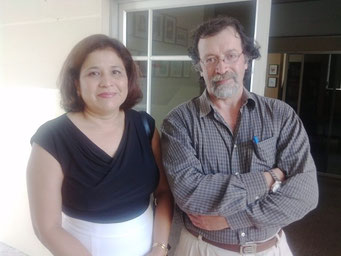 Dallas Hormaza Muñoz, directora cultural de la Uleam y el escritor Pablo Yépez Maldonado. Uleam de Manta, Ecuador.