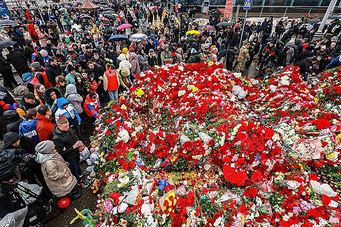 モスクワ　コンサートホール　テロ追悼