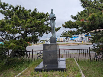 平和を祈る乙女の像
