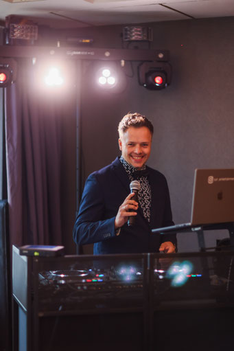 DJ Daniel Folaron ist bei Sun Entertainment Hochzeit und Event DJ und kommt aus Marl