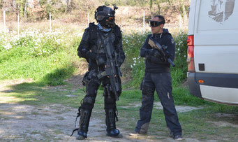 replique-airsoft-partie-vaucluse-tenue-militaire-diverses-noir-camouflage-force-ordre