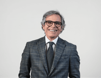 signore sorridente
