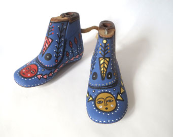 Steps III, 2021, hand painted shoes mold, cm12.