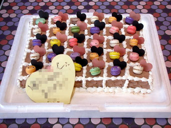 切り分け済み発泡スチロールケース使用