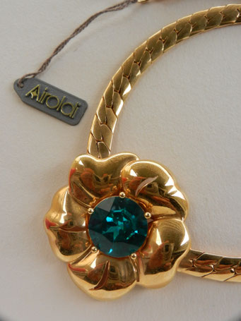 1970 AIROLDI catena piatta dorata e centrale fiore  -art.765-  SOLD